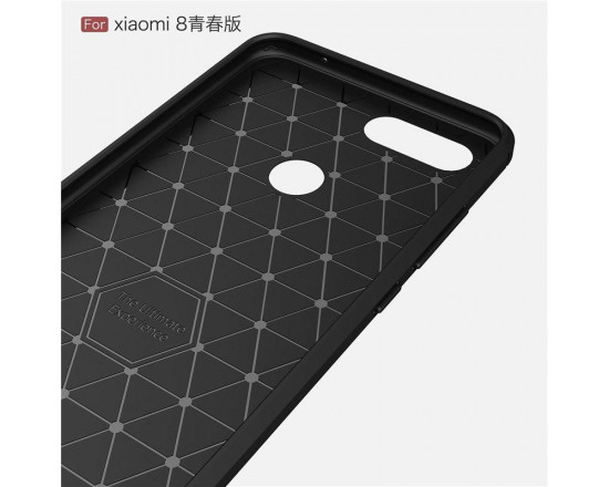 Силиконовый чехол с карбоновой вставкой для Xiaomi Mi 8 Lite Черный