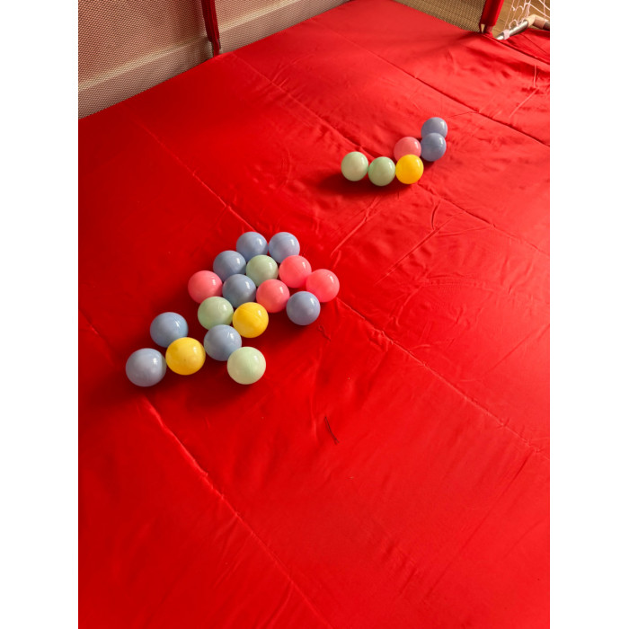 Детский игровой манеж 120×180 см Красный с баскетбольным кольцом, воротами, шариками и ручками — безопасное пространство для малыша