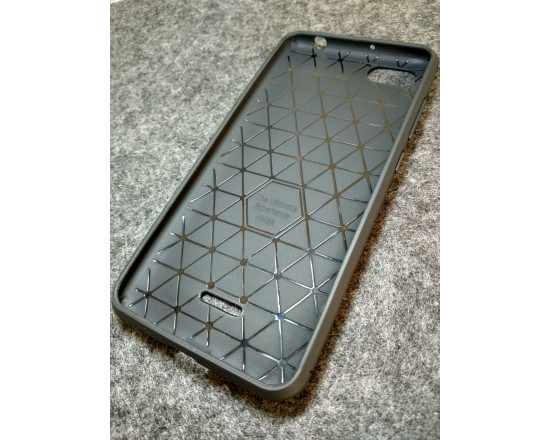 Силиконовый бампер Ipaky с карбоновыми вставками для Xiaomi Redmi 6a (чёрный)
